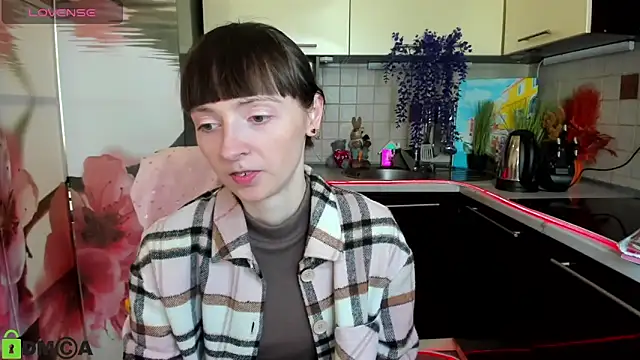 TayanaJons online show from March 3, 8:20 am