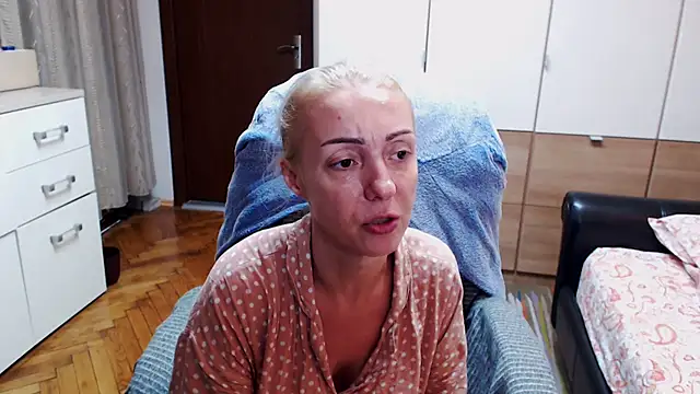 Snapshot of Leona-Exotic chatting on July 22, 9:12 am Leona-Exotic online show from July 22, 9:12 am