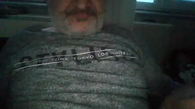 asira39 online show from April 18, 5:06 pm