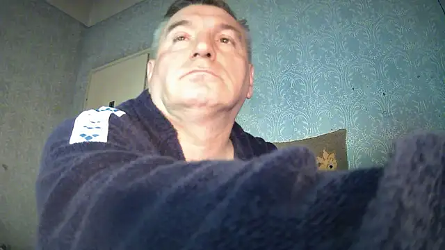 Snapshot of GYurmoka70 chatting on April 28, 8:14 pm GYurmoka70 online show from April 28, 8:14 pm