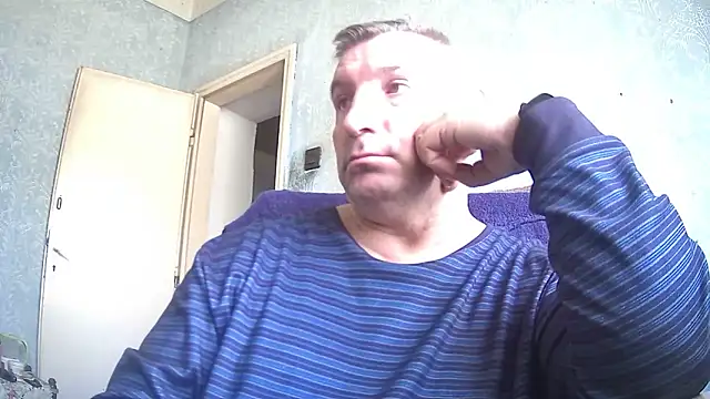 Snapshot of GYurmoka70 chatting on May 14, 9:16 am GYurmoka70 online show from May 14, 9:16 am