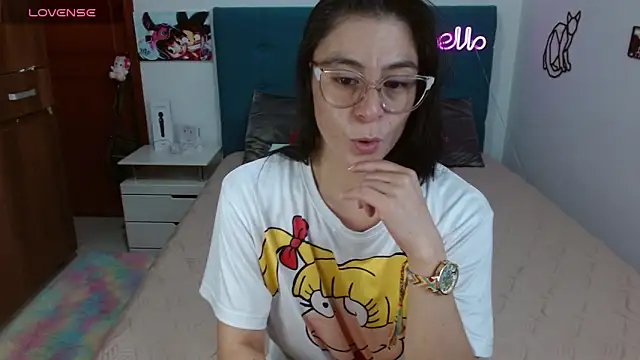 Snapshot of antonella_sweet33 chatting on June 13, 8:29 pm antonella sweet33 online show from June 13, 8:29 pm