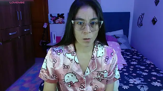 Snapshot of antonella_sweet33 chatting on August 4, 3:36 pm antonella sweet33 online show from August 4, 3:36 pm
