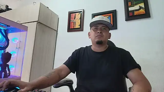 Snapshot of myke_andrade chatting on January 13, 5:18 pm myke andrade online show from January 13, 5:18 pm