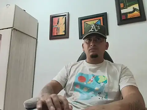 Snapshot of myke_andrade chatting on January 15, 3:38 pm myke andrade online show from January 15, 3:38 pm