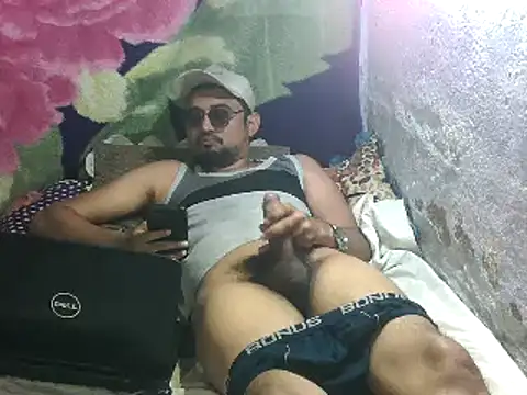 Snapshot of Rocobodymassager chatting on February 26, 7:29 am Rocobodymassager online show from February 26, 7:29 am