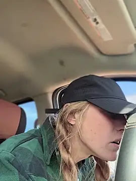 GoldenFlameGoddess online show from March 28, 5:01 pm