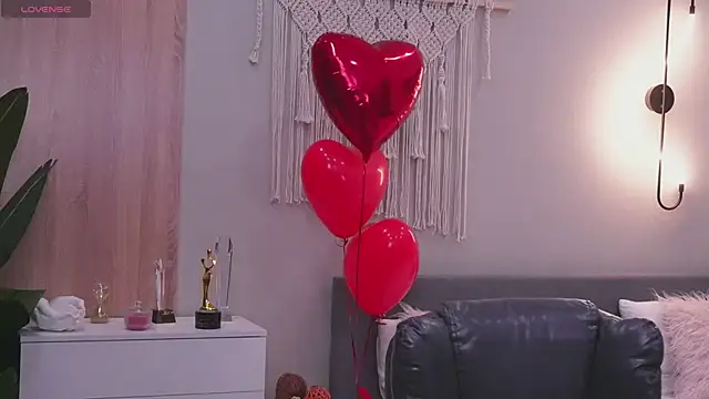 Molly Jons online show from February 20, 1:02 am