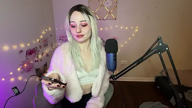 Starr1123 online show from February 4, 4:07 am