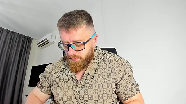 Findom guy online show from May 29, 7:39 am