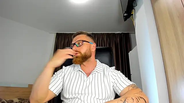 Findom guy online show from June 17, 3:35 pm