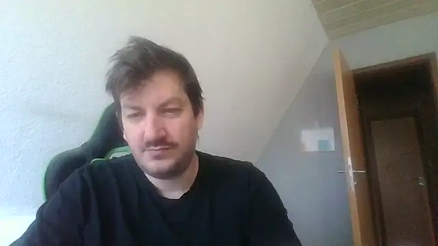 Snapshot of Golffahrer1982 chatting on October 29, 10:28 am Golffahrer1982 online show from October 29, 10:28 am