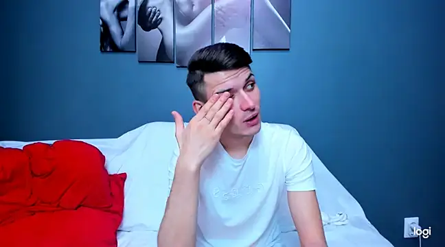 andboyfor6 online show from December 22, 3:44 pm