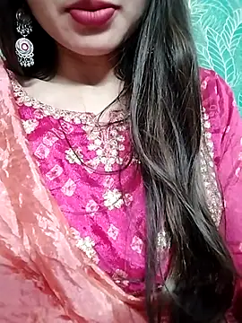 Snapshot of Noor_Darliing chatting on February 14, 6:19 pm Noor Darliing online show from February 14, 6:19 pm