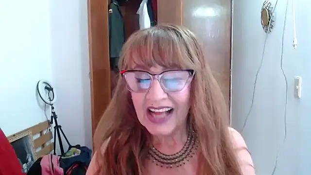 Snapshot of KarimaSarabe chatting on June 5, 5:51 pm KarimaSarabe online show from June 5, 5:51 pm