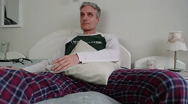 StrongBill online show from March 2, 2:54 pm