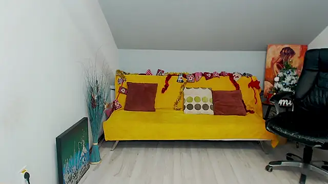 Cassandra Hotty online show from January 8, 4:02 am