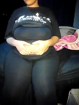Snapshot of CURVEYDOLLXX chatting on July 6, 8:00 am CURVEYDOLLXX online show from July 6, 8:00 am