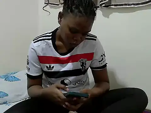 Snapshot of maggyjan chatting on April 18, 11:16 pm maggyjan online show from April 18, 11:16 pm
