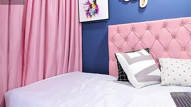 Snapshot of AngelitaWild_ chatting on February 28, 8:39 pm AngelitaWild  online show from February 28, 8:39 pm