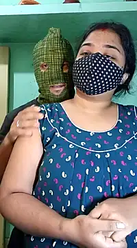 Snapshot of hotty_Sexy-couple chatting on January 3, 12:52 pm hotty Sexy-couple online show from January 3, 12:52 pm