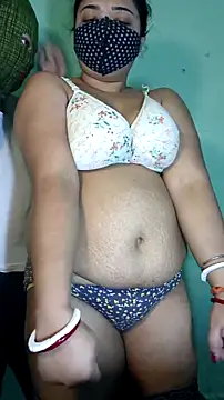 Snapshot of hotty_Sexy-couple chatting on March 13, 2:49 am hotty Sexy-couple online show from March 13, 2:49 am