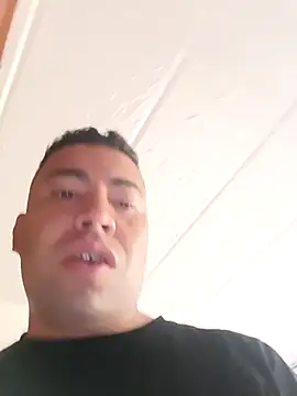 Snapshot of Diego_leon27 chatting on February 6, 1:43 pm Diego leon27 online show from February 6, 1:43 pm