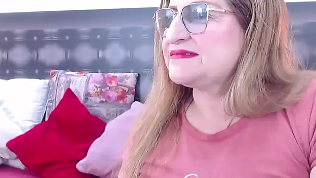 Snapshot of sandra_20 chatting on November 2, 10:17 am sandra 20 online show from November 2, 10:17 am