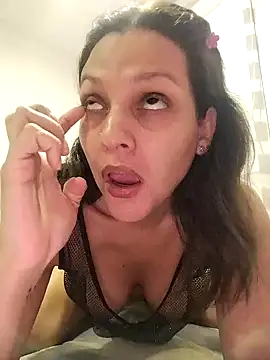 Snapshot of Mia_Hampton chatting on February 19, 1:18 am Mia Hampton online show from February 19, 1:18 am