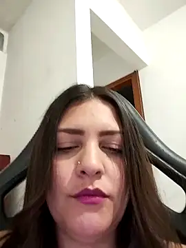 Mia Hampton online show from February 8, 9:18 pm