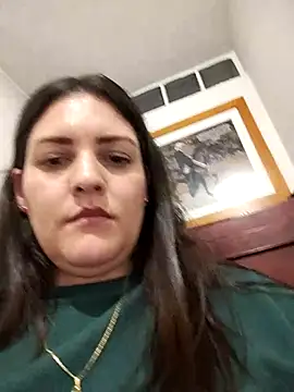 Snapshot of Mia_Hampton chatting on May 6, 11:32 pm Mia Hampton online show from May 6, 11:32 pm
