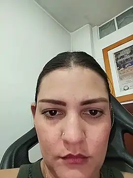 Snapshot of Mia_Hampton chatting on May 19, 8:59 pm Mia Hampton online show from May 19, 8:59 pm