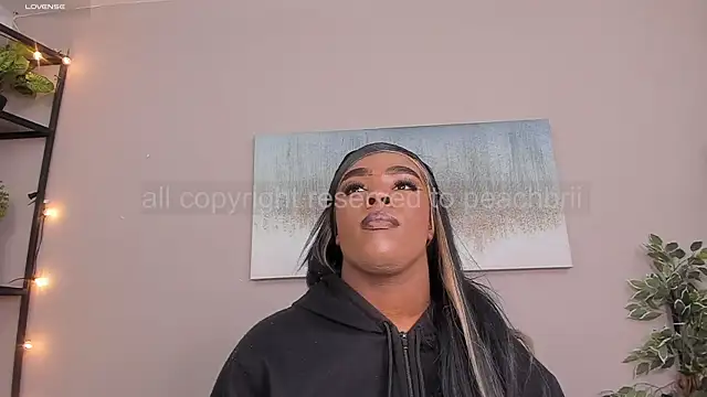 Briana Wells  online show from December 2, 1:28 pm