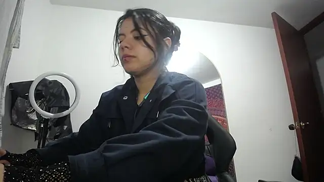 Yourmadame P online show from February 17, 3:47 am