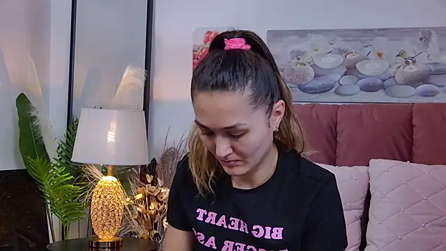 Snapshot of NicolLopeze chatting on December 19, 12:12 pm NicolLopeze online show from December 19, 12:12 pm