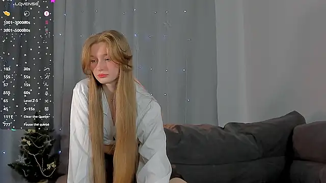 Snapshot of Barbie-Doll- chatting on January 2, 9:39 pm Barbie-Doll- online show from January 2, 9:39 pm