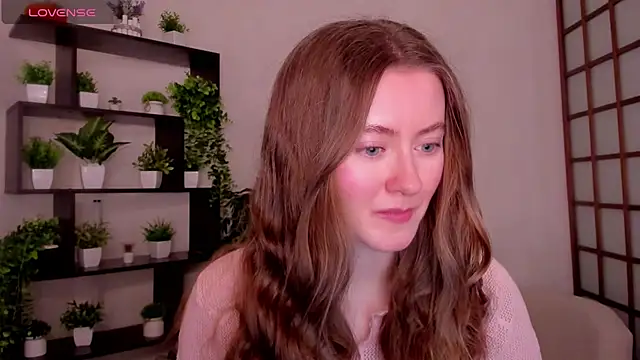 KateCuddle online show from December 15, 3:33 am