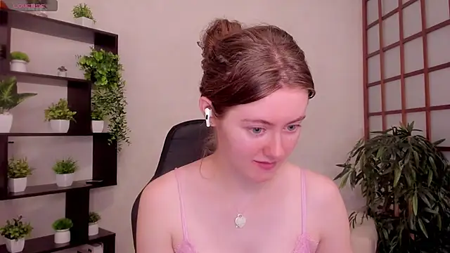 Snapshot of KateCuddle chatting on July 30, 2:21 am KateCuddle online show from July 30, 2:21 am