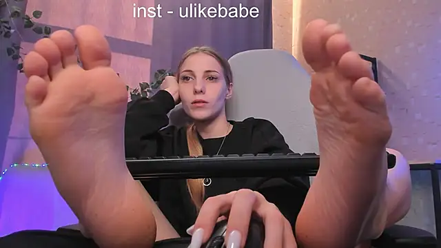 Snapshot of Anna_Fink chatting on February 23, 6:17 am Anna Fink online show from February 23, 6:17 am