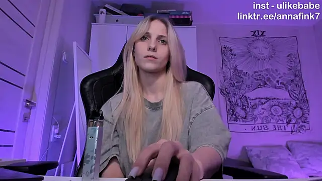 Snapshot of Anna_Fink chatting on October 5, 9:34 pm Anna Fink online show from October 5, 9:34 pm