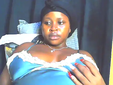 Snapshot of EboniesBelle chatting on May 4, 3:24 am EboniesBelle online show from May 4, 3:24 am