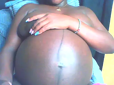 Snapshot of EboniesBelle chatting on June 25, 10:14 pm EboniesBelle online show from June 25, 10:14 pm