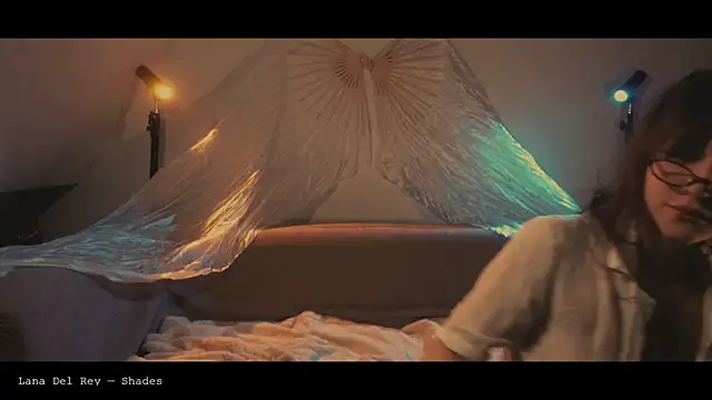 WebCora online show from April 16, 4:52 pm