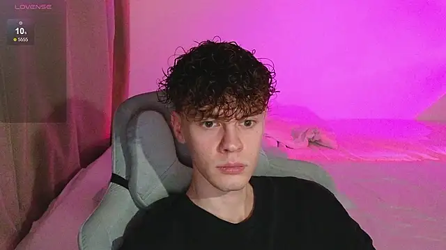 cute thomas online show from March 23, 5:28 pm