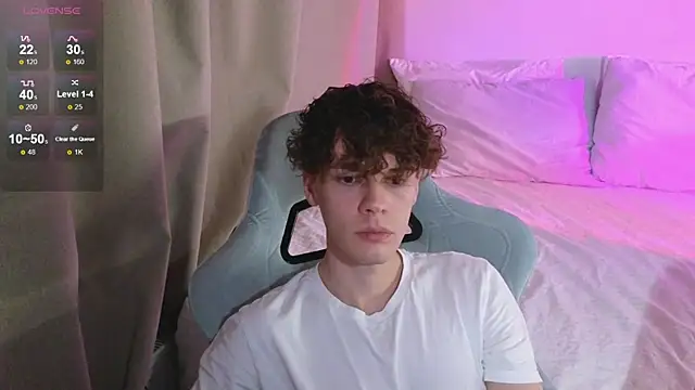Snapshot of cute_thomas chatting on May 4, 8:16 pm cute thomas online show from May 4, 8:16 pm
