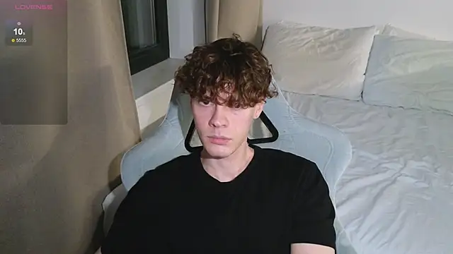 Snapshot of cute_thomas chatting on May 30, 7:22 pm cute thomas online show from May 30, 7:22 pm
