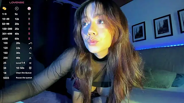 sofimendoza online show from October 12, 5:06 am