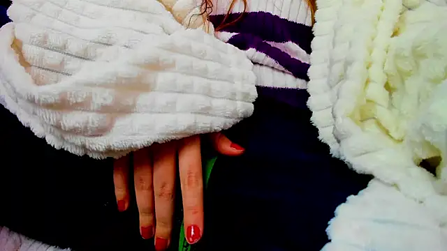 Snapshot of Persephoni chatting on February 3, 1:19 pm Persephoni online show from February 3, 1:19 pm