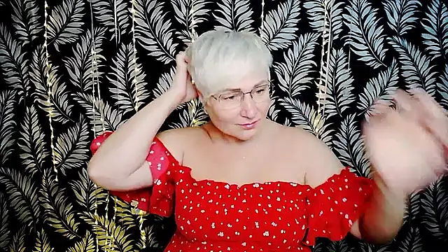 Snapshot of Olivia_playful chatting on June 14, 10:17 am Olivia playful online show from June 14, 10:17 am