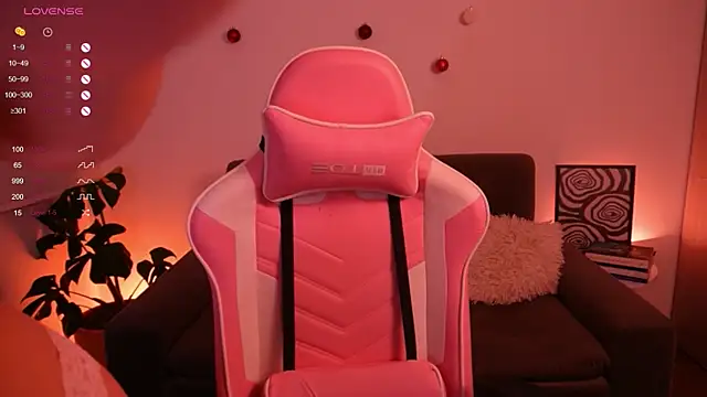 Snapshot of annie24_evans chatting on December 28, 2:11 am annie24 evans online show from December 28, 2:11 am